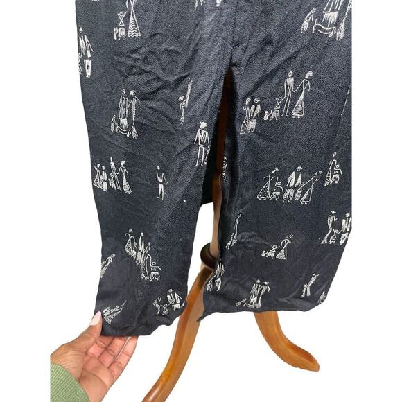 Dan Howard Black Maxi Dress Women Size Small Vintage Stick Family Print Tie Back - Picture 9 of 12